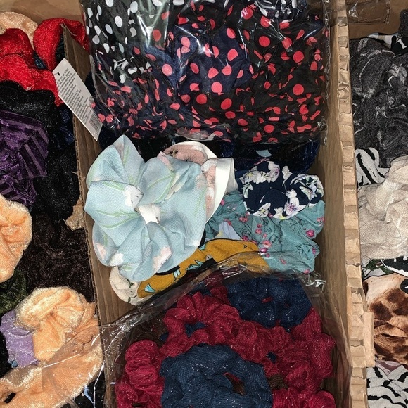 Random Assorted 25 Hair Tie Scrunchies Mixed Lot - Picture 12 of 14